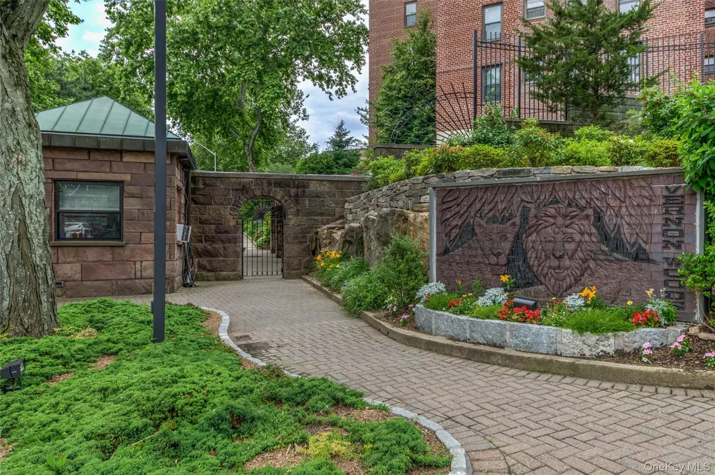 166 Pearsall Drive Mount Vernon NY 10552
