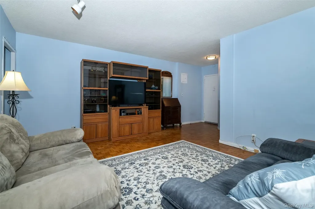 166 Pearsall Drive Mount Vernon NY 10552