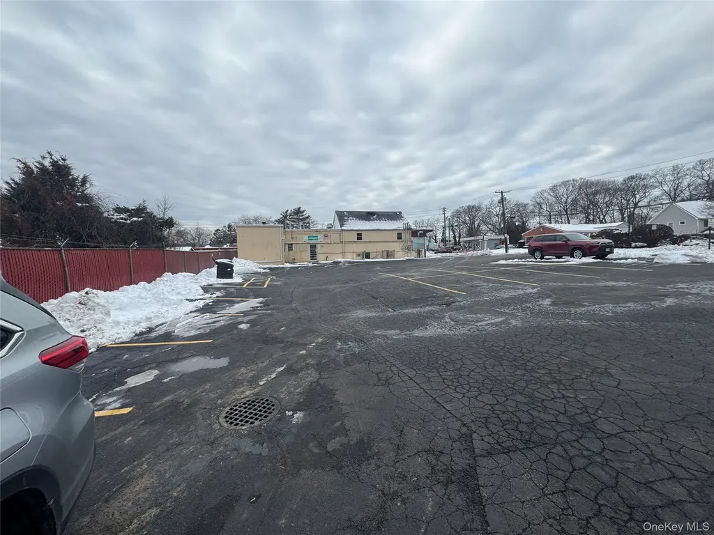 1217 25a N Smithtown NY 11787