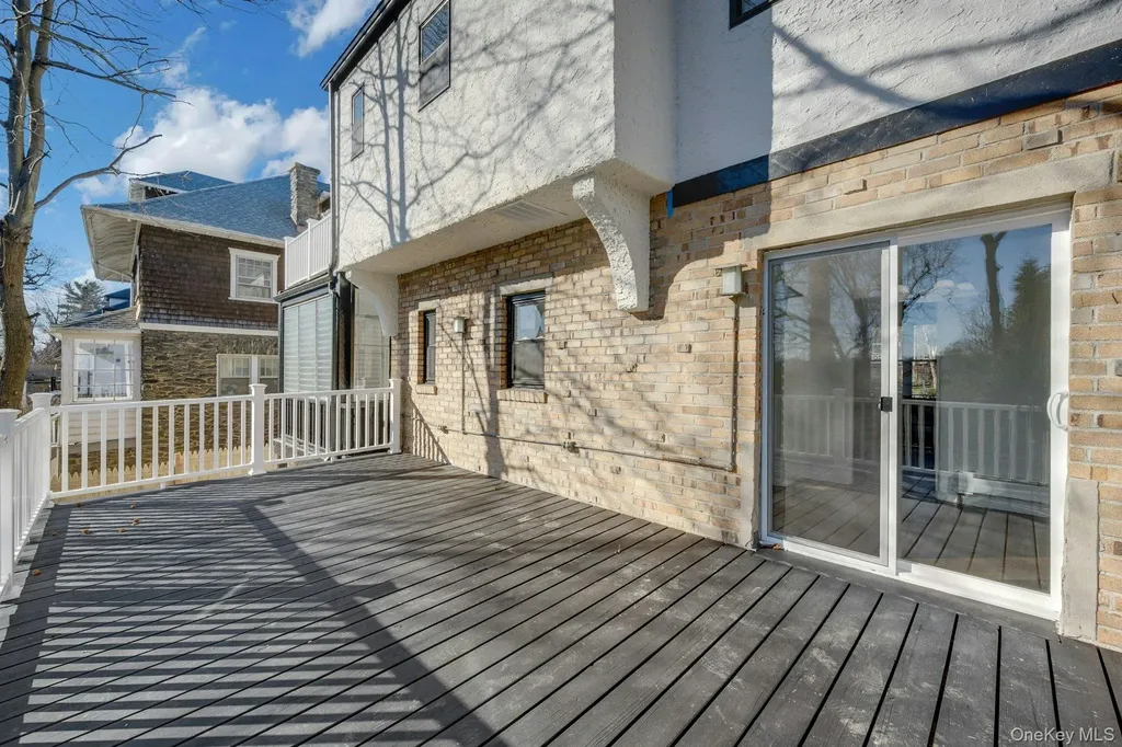 54 Rockland Avenue Yonkers NY 10705