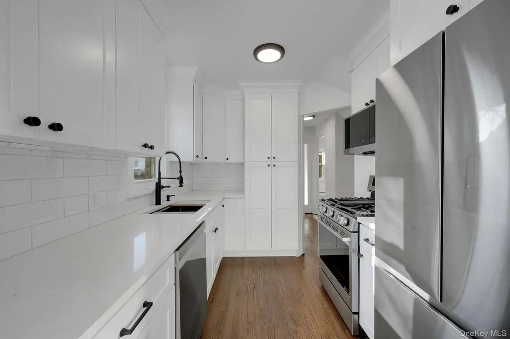 54 Rockland Avenue Yonkers NY 10705