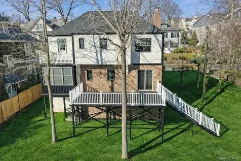 54 Rockland Avenue Yonkers NY 10705