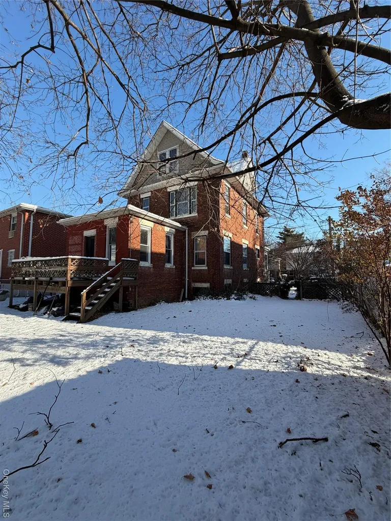 4032 195th Street Flushing NY 11358