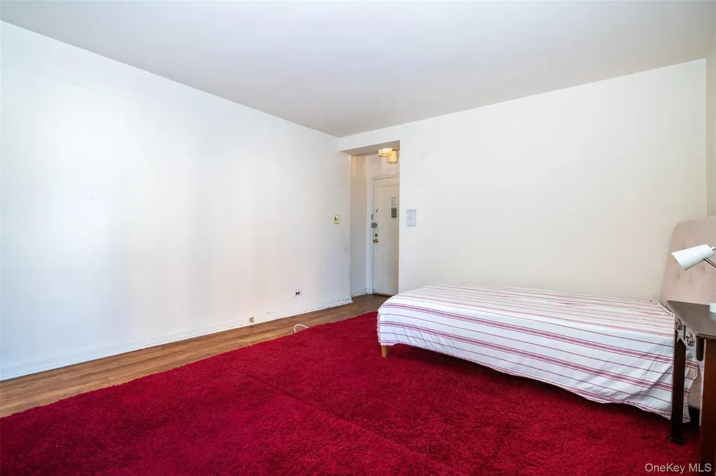 5639 Netherland Avenue Bronx NY 10471