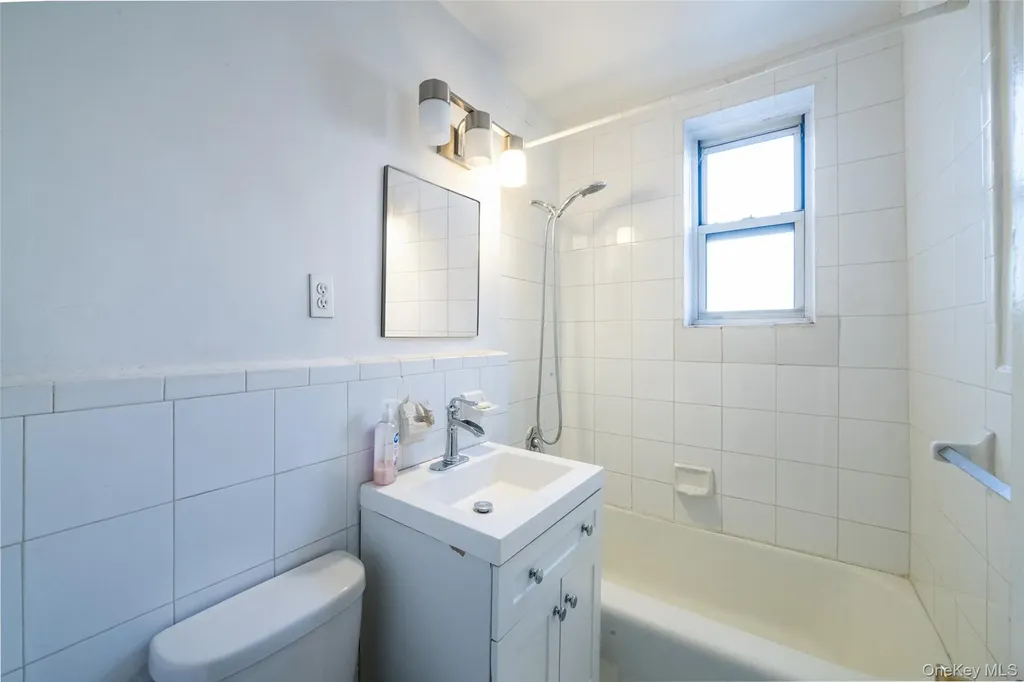 5639 Netherland Avenue Bronx NY 10471