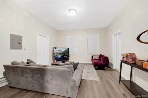 206 S 9th Avenue Mount Vernon NY 10550
