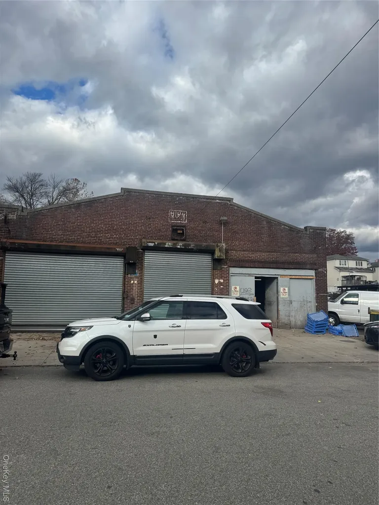 15 Station Staten Island NY 10309