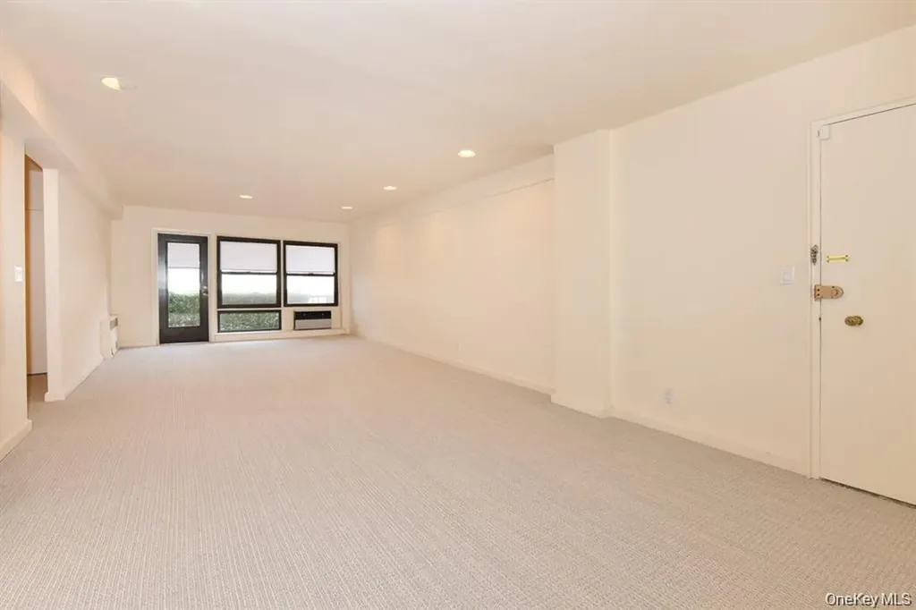 15 Hill Park Avenue Great Neck NY 11021