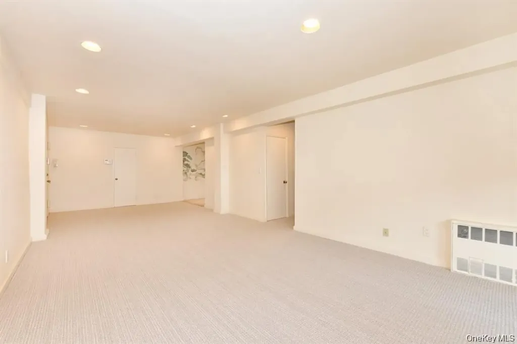 15 Hill Park Avenue Great Neck NY 11021