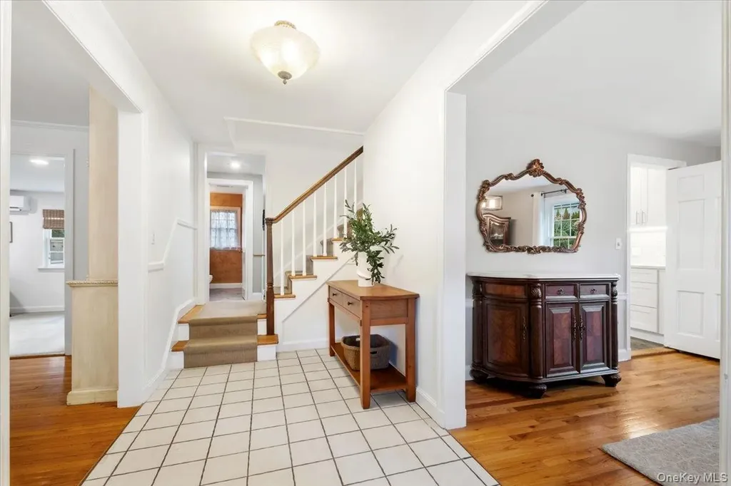 12 Stoneleigh Close Scarsdale NY 10583