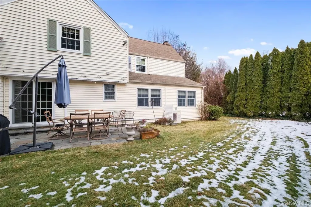 12 Stoneleigh Close Scarsdale NY 10583