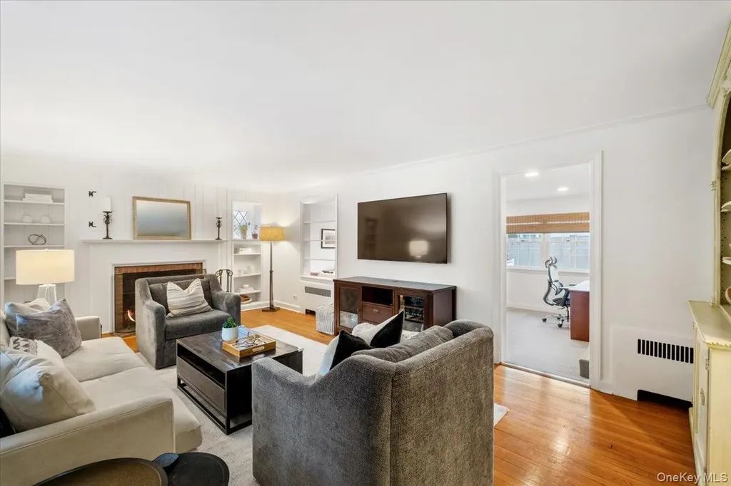 12 Stoneleigh Close Scarsdale NY 10583
