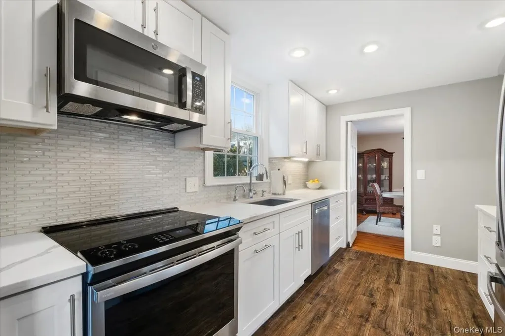 12 Stoneleigh Close Scarsdale NY 10583