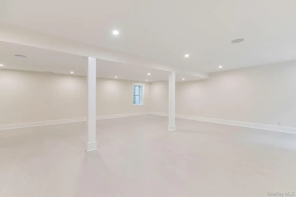 66 Peters Lane Westhampton Beach NY 11978