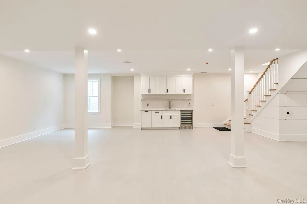 66 Peters Lane Westhampton Beach NY 11978