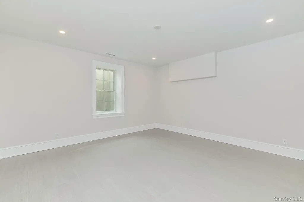66 Peters Lane Westhampton Beach NY 11978