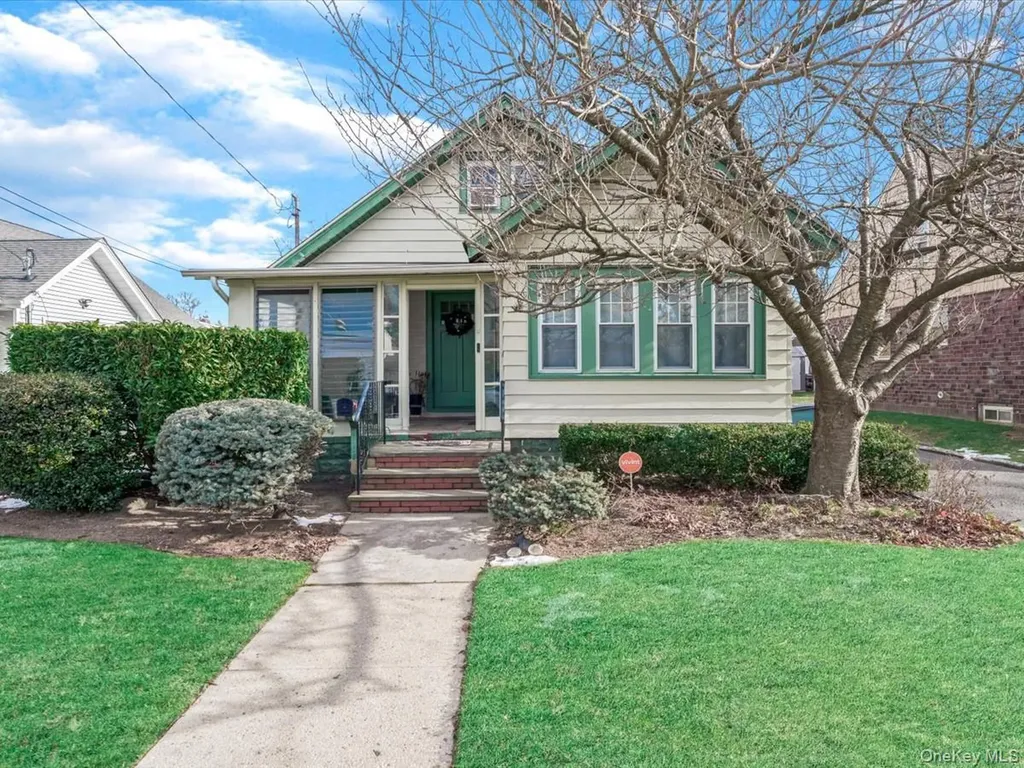 1769 Harte Street North Baldwin NY 11510