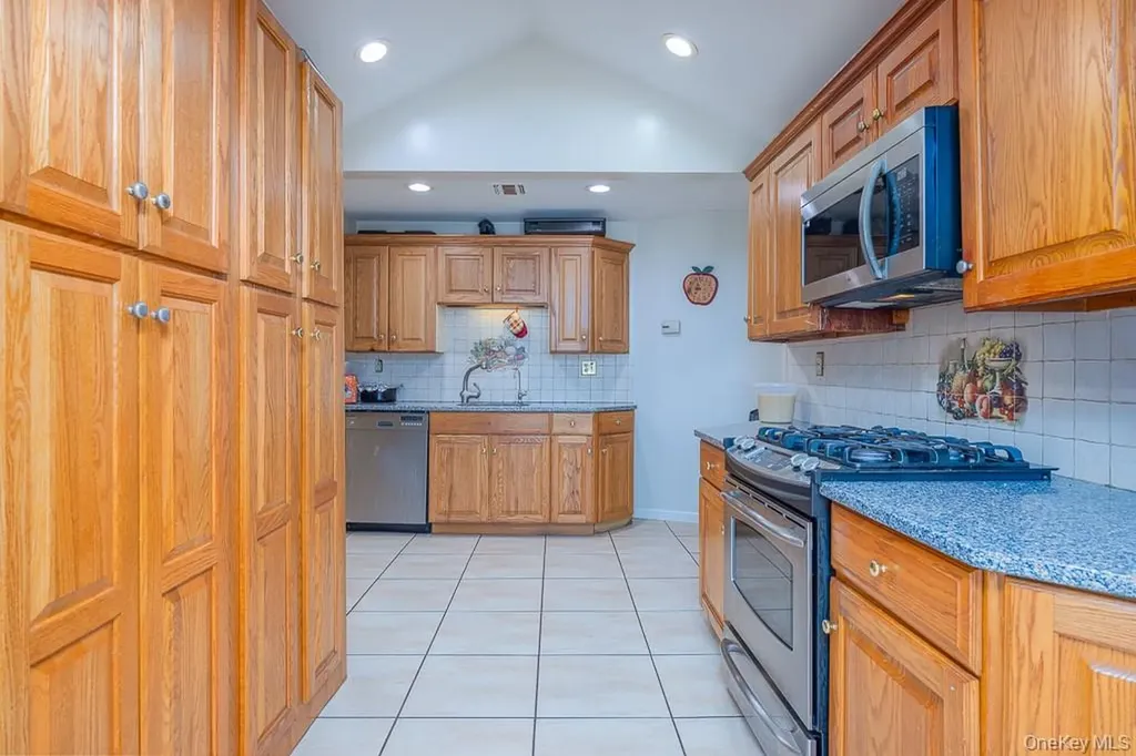 23 Sky Meadow Road Suffern NY 10901