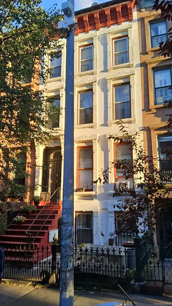 64 Hancock Street Brooklyn NY 11233