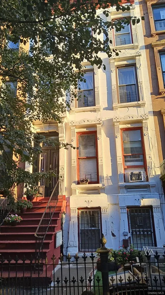 64 Hancock Street Brooklyn NY 11233