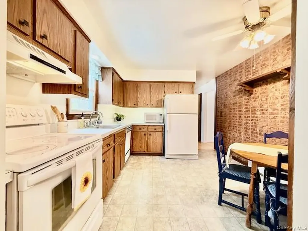 189 Beaver Drive Mastic Beach NY 11951