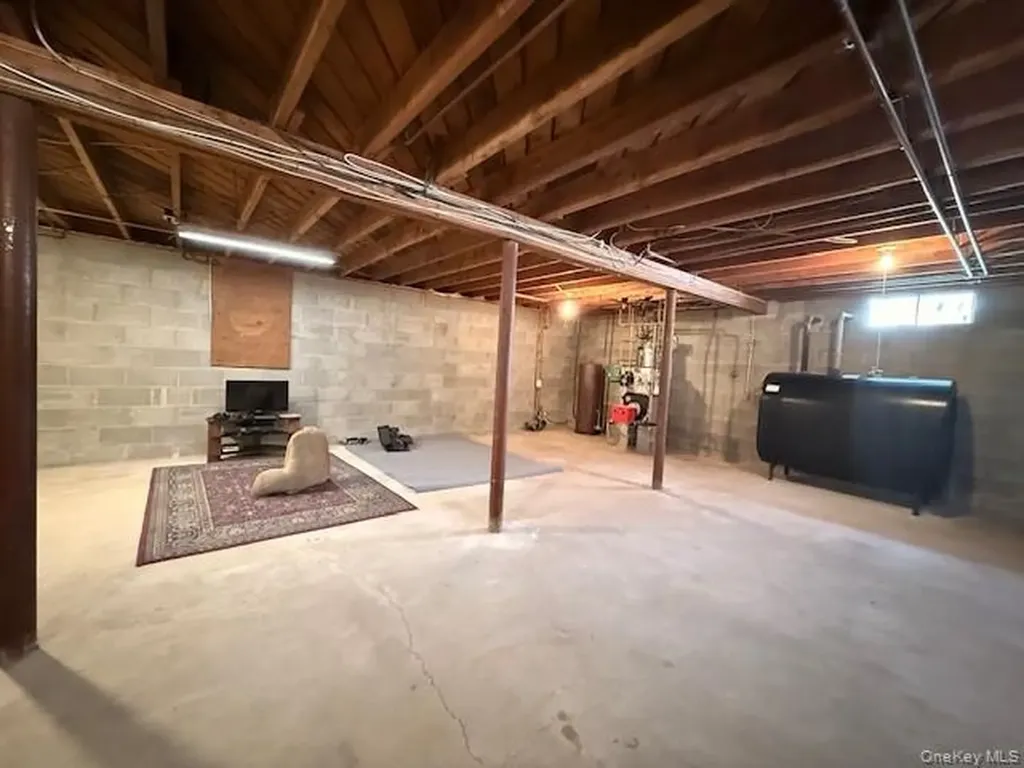189 Beaver Drive Mastic Beach NY 11951