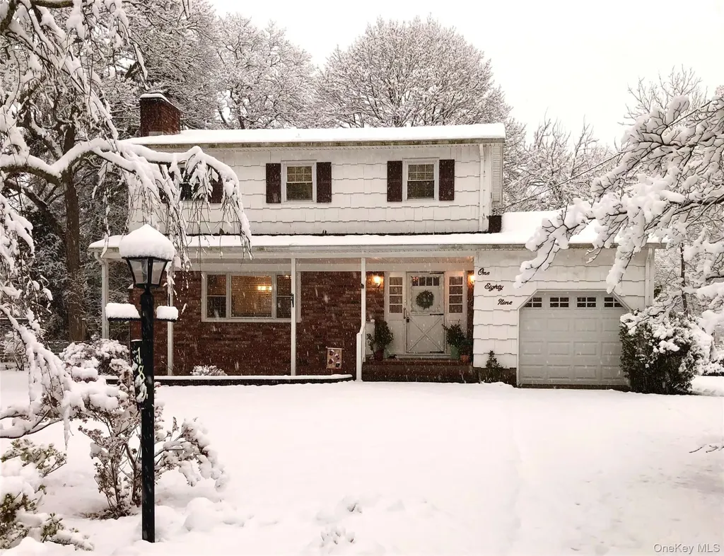 189 Beaver Drive Mastic Beach NY 11951