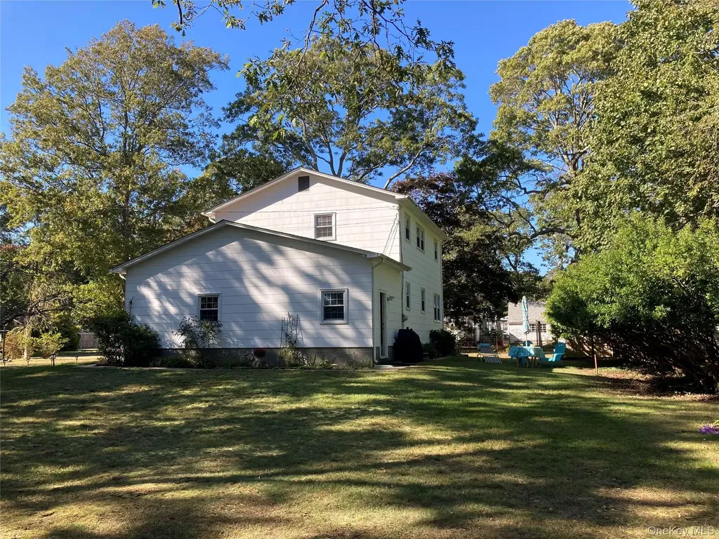 189 Beaver Drive Mastic Beach NY 11951