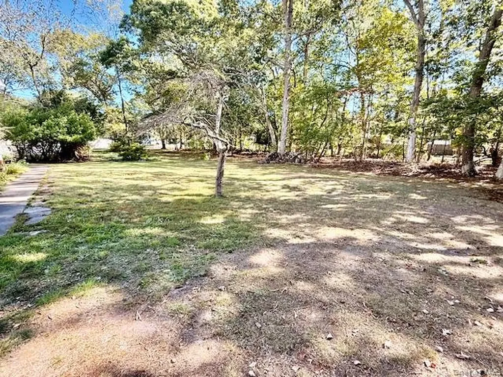 189 Beaver Drive Mastic Beach NY 11951