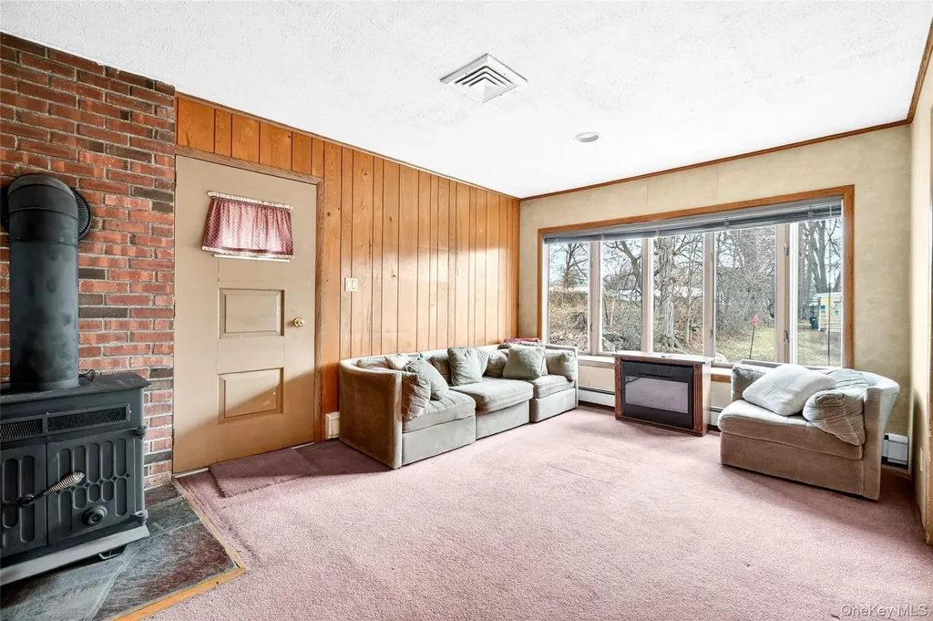 19 Indian Trail White Plains NY 10603