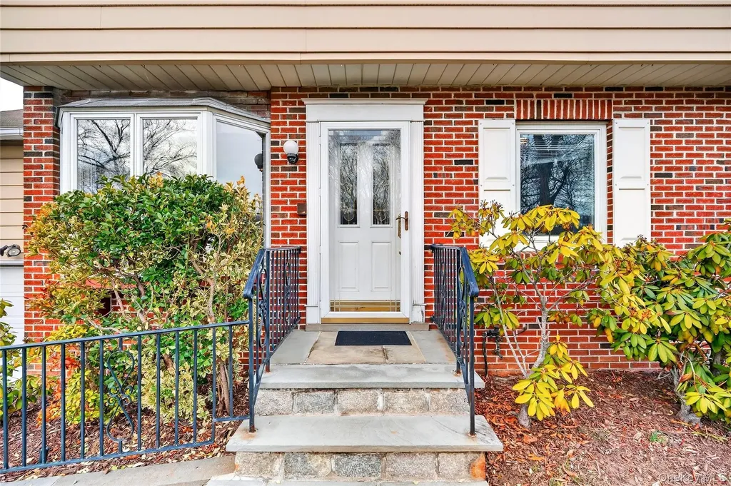 19 Indian Trail White Plains NY 10603