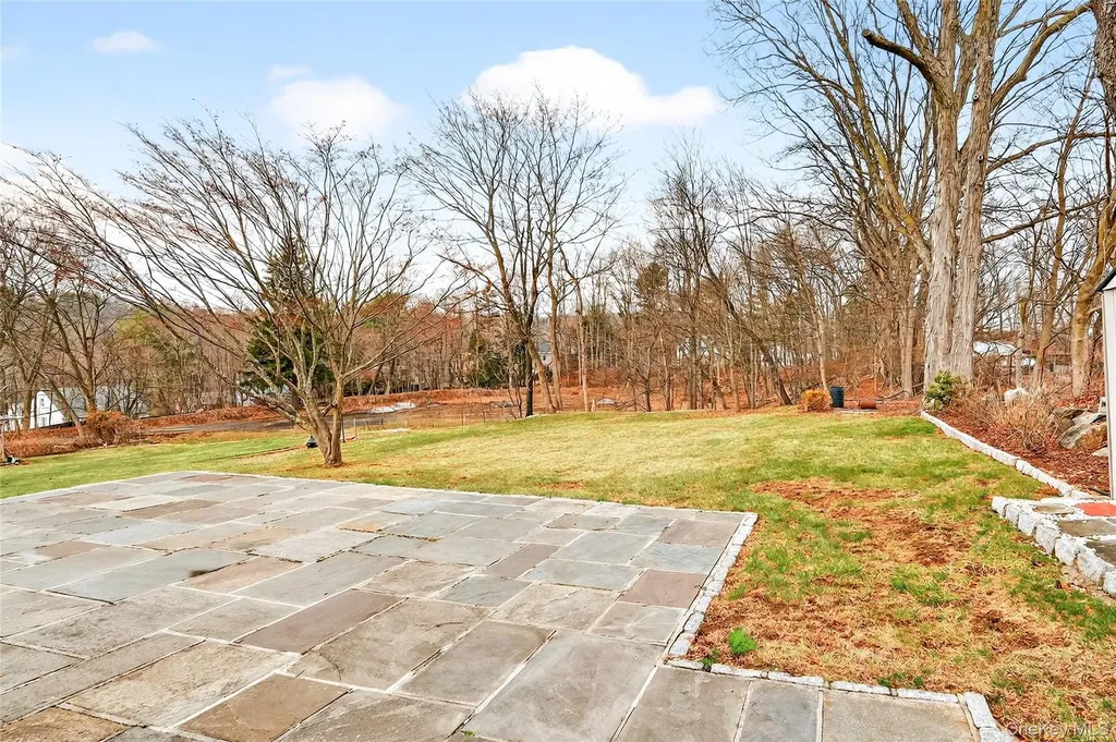 19 Indian Trail White Plains NY 10603