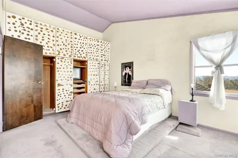 19 Indian Trail White Plains NY 10603