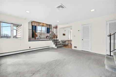 19 Indian Trail White Plains NY 10603