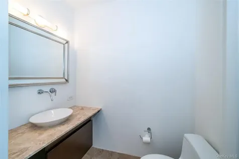 175 Huguenot Street New Rochelle NY 10801