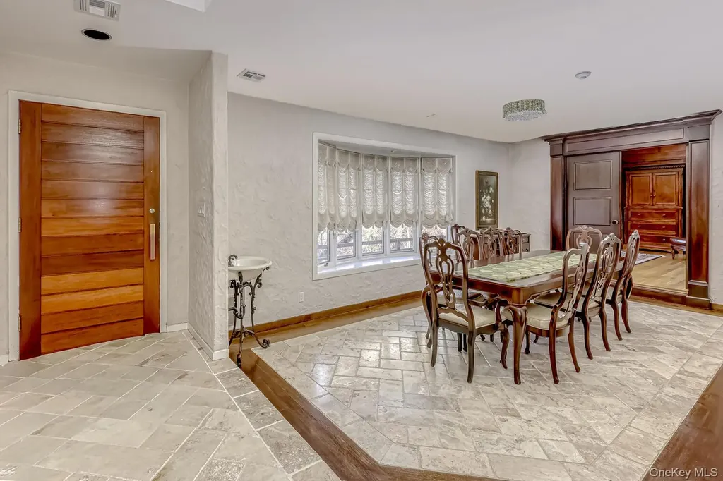 4 Hilltop Place Monsey NY 10952