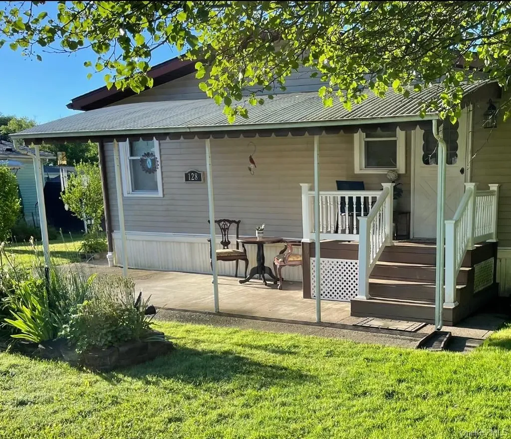 128 Brittany Terrace New Windsor NY 12575