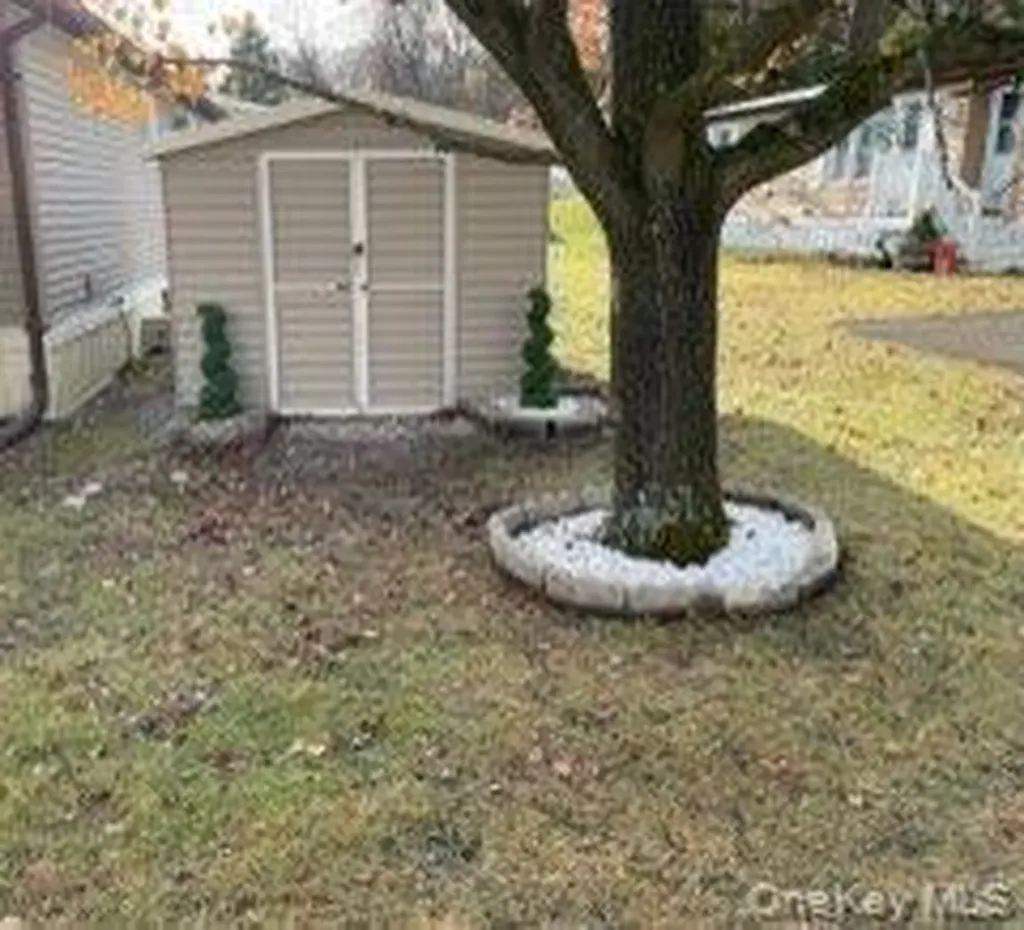 128 Brittany Terrace New Windsor NY 12575