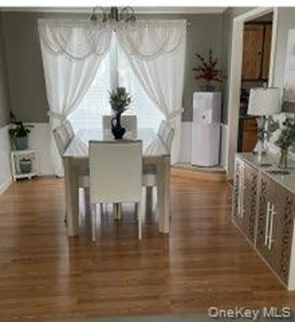 128 Brittany Terrace New Windsor NY 12575