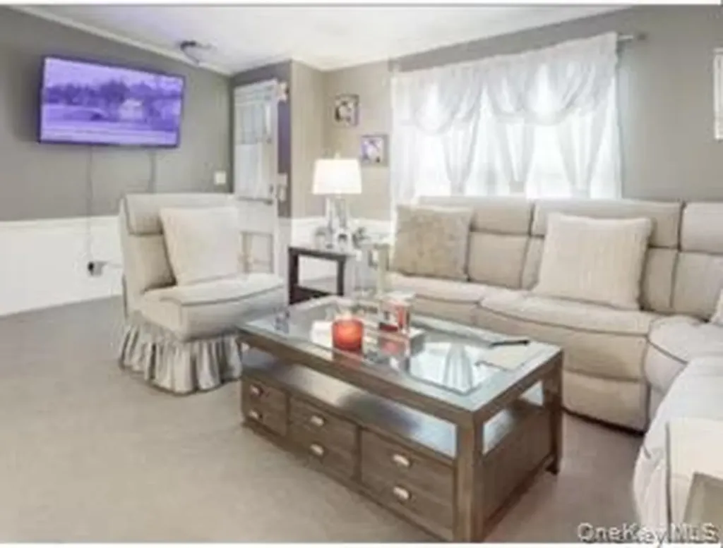 128 Brittany Terrace New Windsor NY 12575