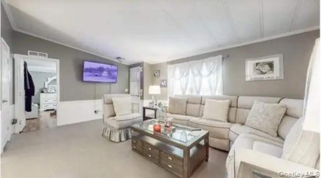 128 Brittany Terrace New Windsor NY 12575