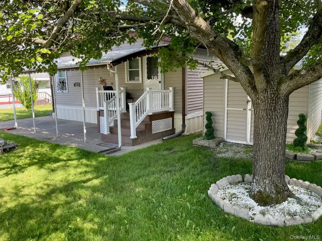 128 Brittany Terrace New Windsor NY 12575