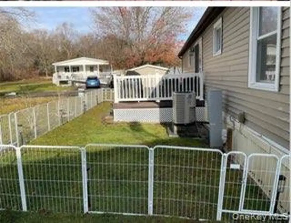 128 Brittany Terrace New Windsor NY 12575