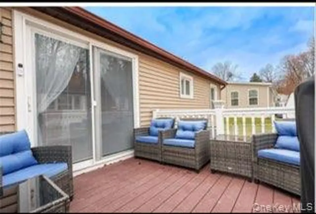 128 Brittany Terrace New Windsor NY 12575