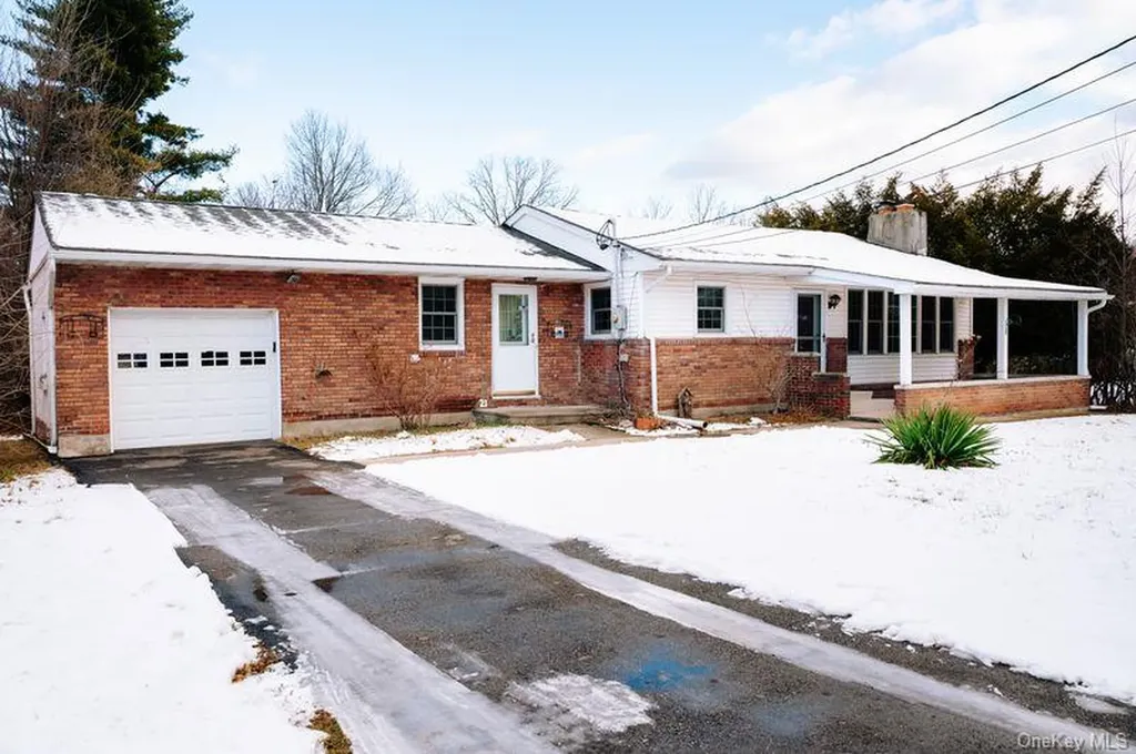 21 Mccall Place Middlehope NY 12550