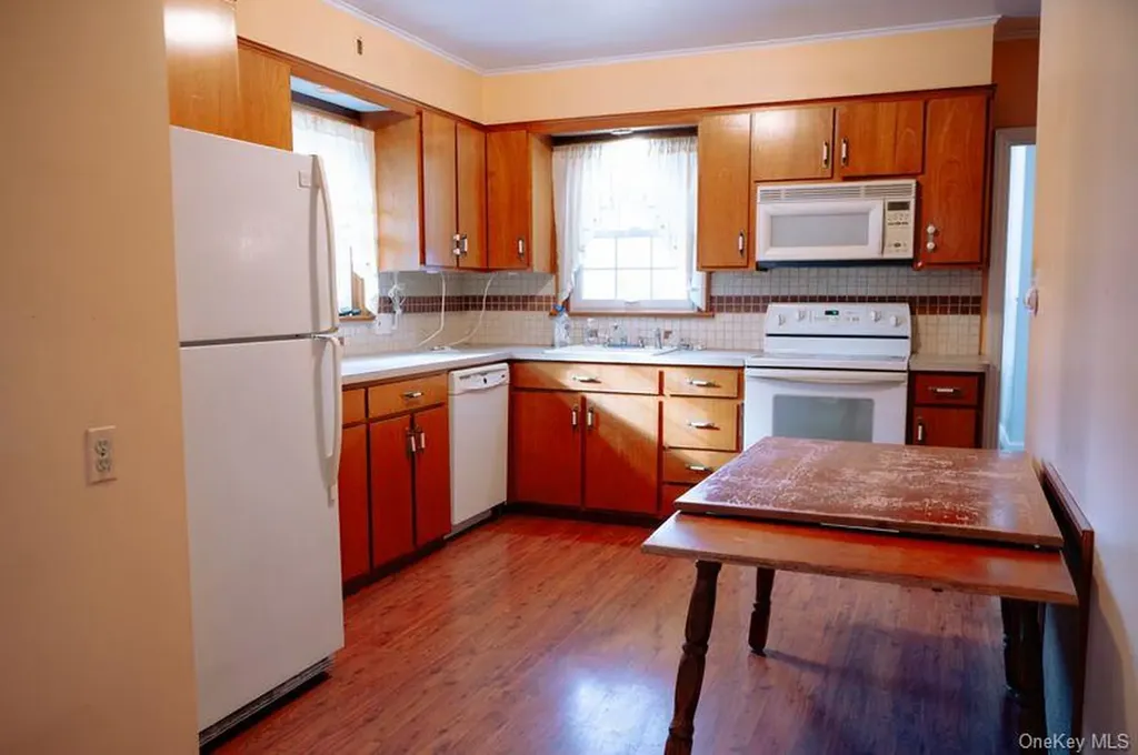 21 Mccall Place Middlehope NY 12550