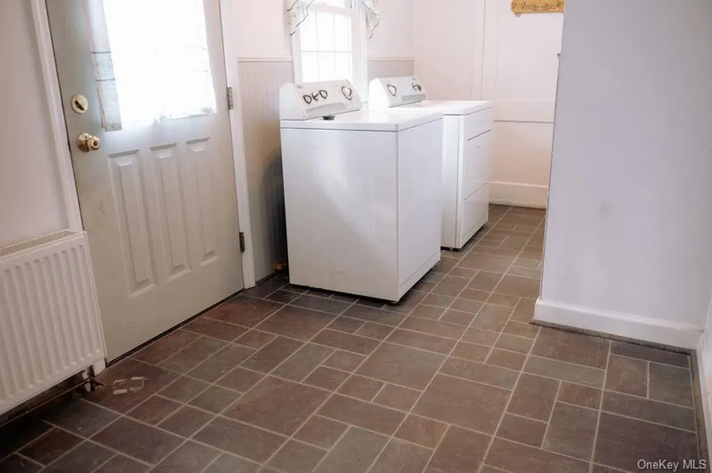 21 Mccall Place Middlehope NY 12550