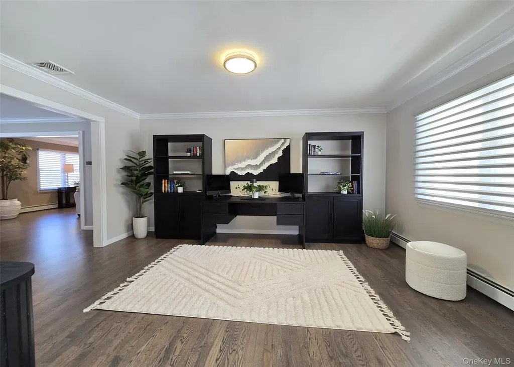 11 Simpson Gate Manorville NY 11949