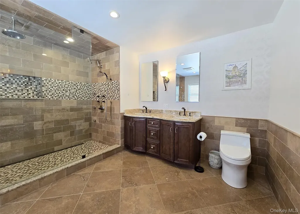 11 Simpson Gate Manorville NY 11949