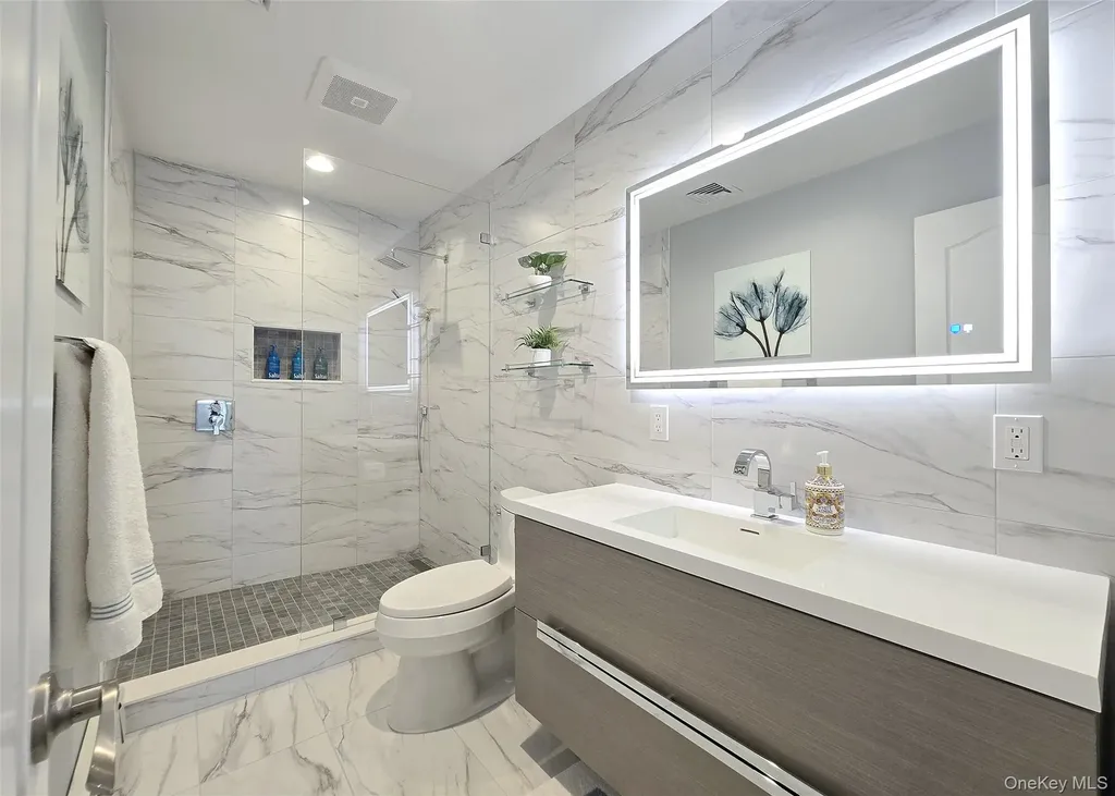 11 Simpson Gate Manorville NY 11949